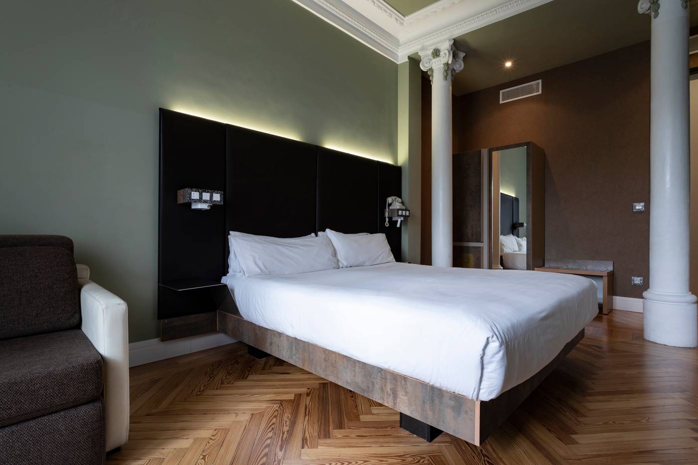 Petit-Palace-Lealtad-Plaza-Room-27