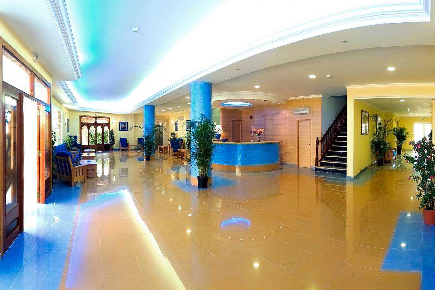 Hotel-Club-La-Sirena-Lobby-17