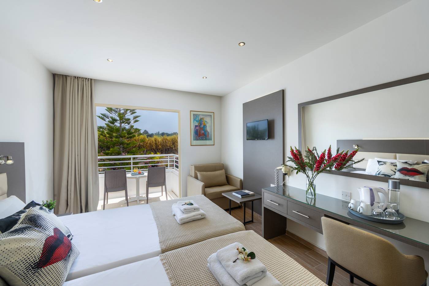 Queens-Bay-Hotel-Room-32