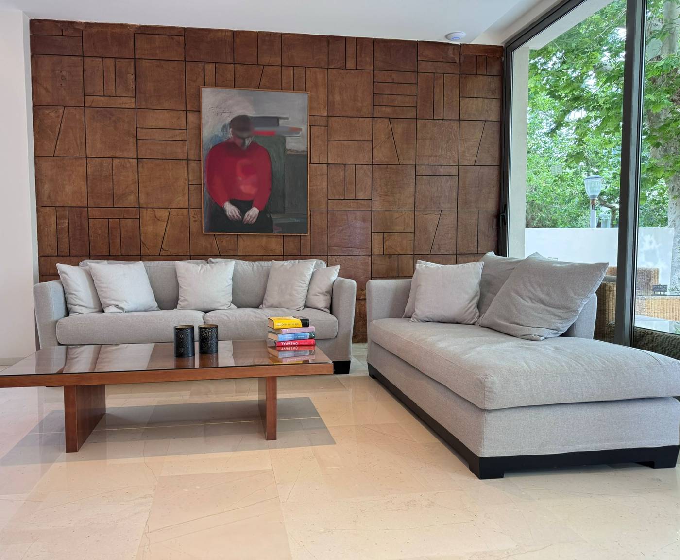 Angela-Hotel-Downtown-Rooms-Lobby-32