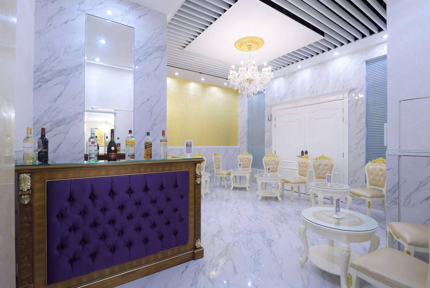 Ramada-Hong-Kong-Grand-View-Bar-9