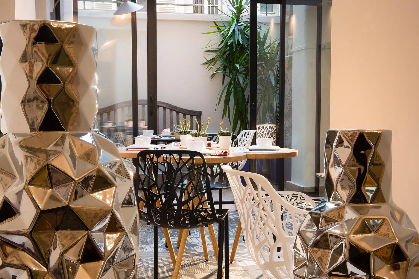 Elysees-8-Restaurant-10