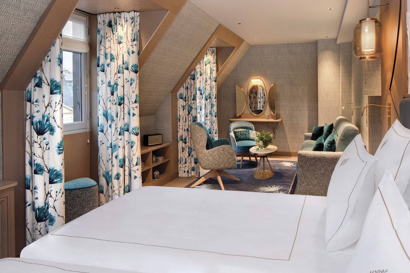 La-Demeure-Montaigne-Room-32