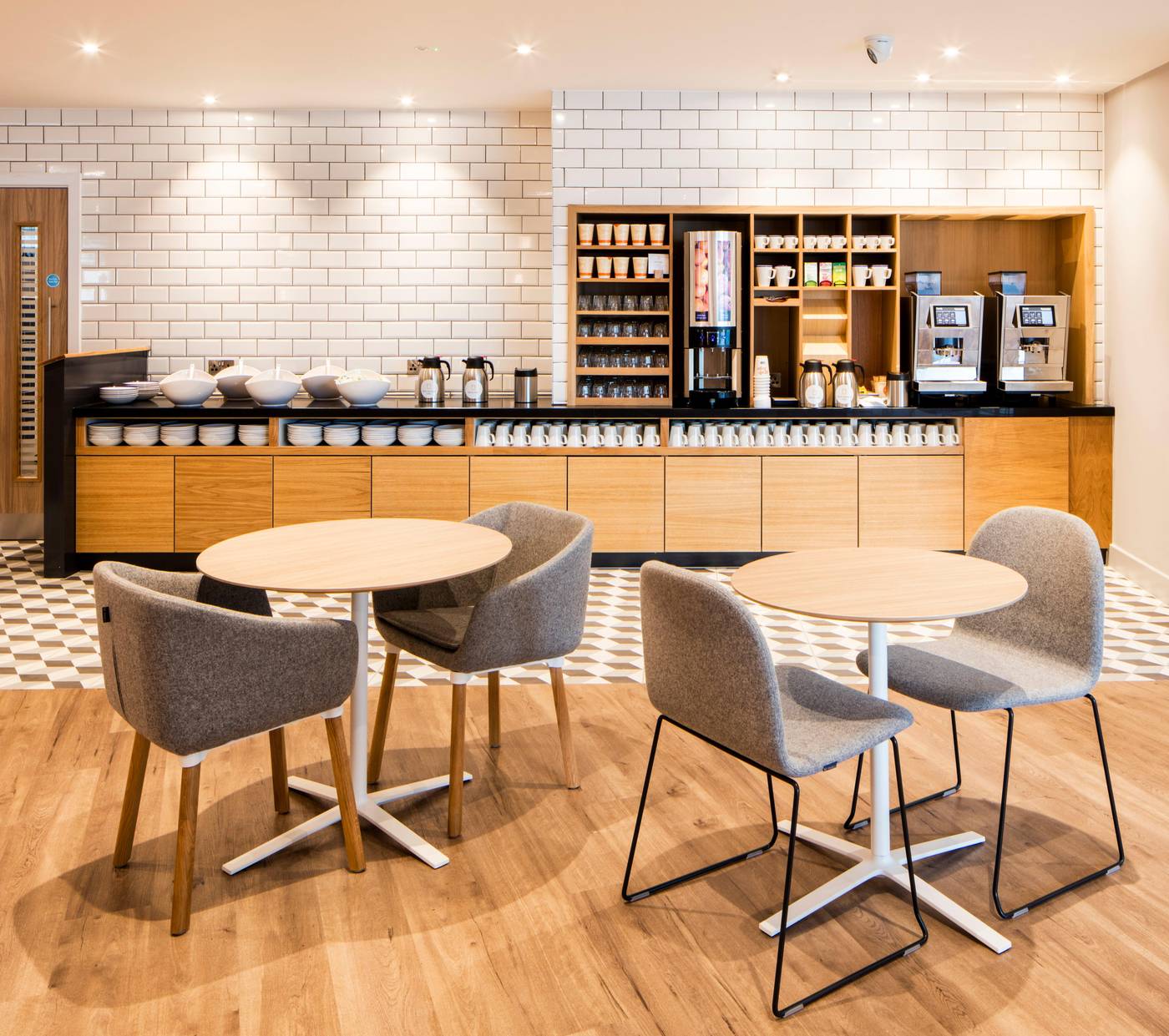 Holiday-Inn-Express-Dublin-City-Centre-Restaurant-17