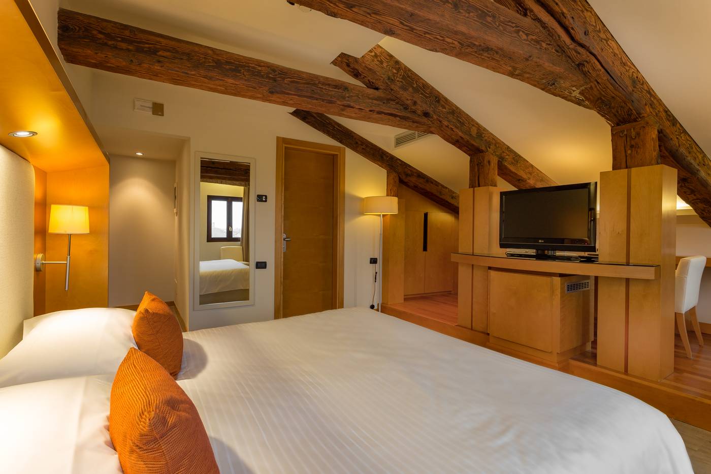 Ruzzini-Palace-Room-7