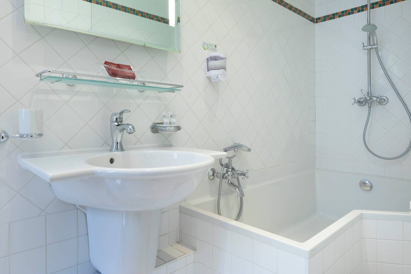 Elysees-Hotel-Room-38