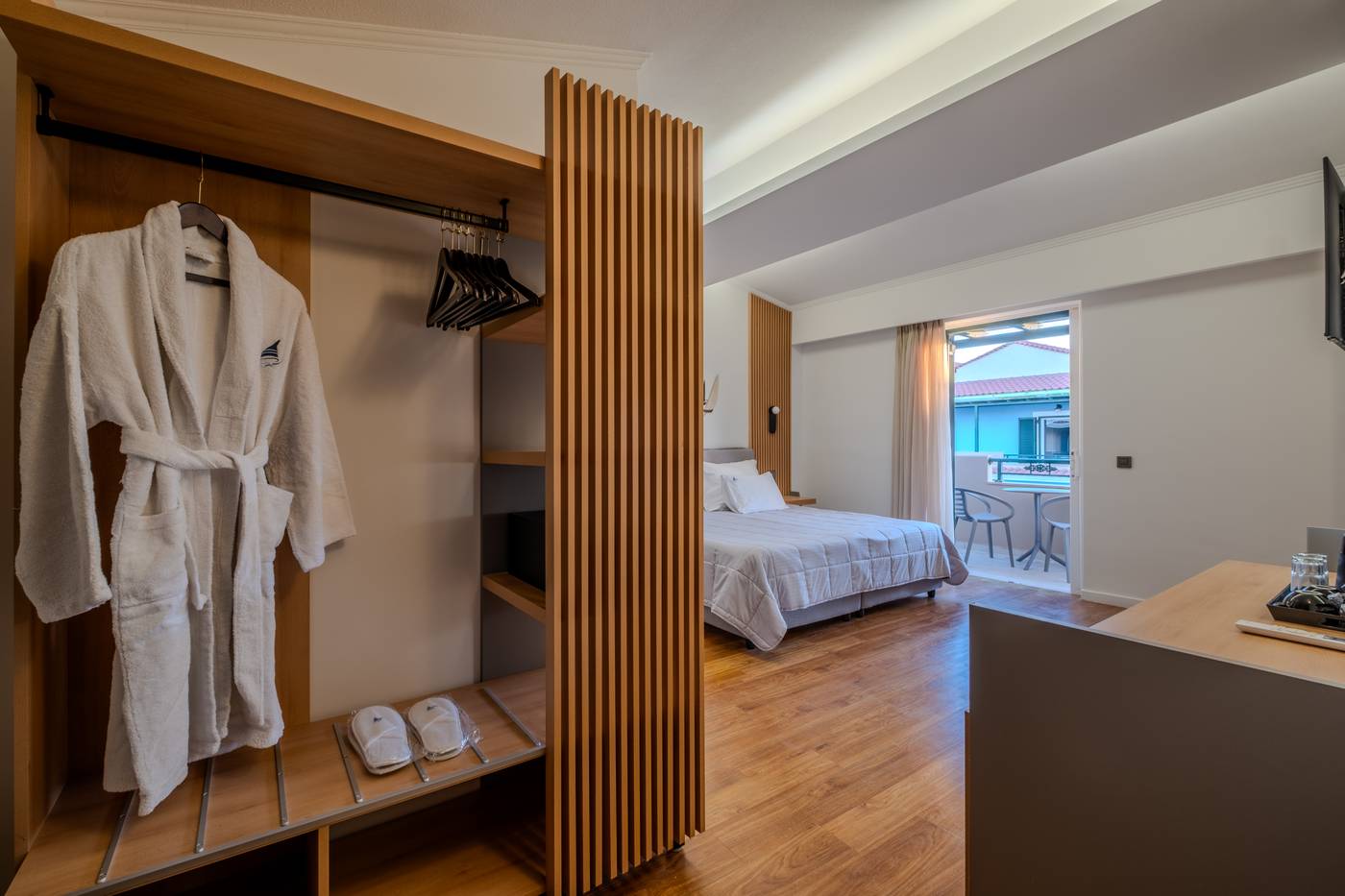 Hotel-Mediterranean-Beach-Room-36