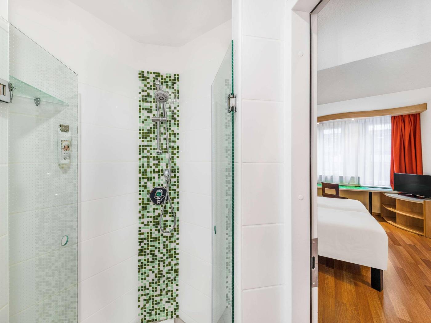 Ibis-Budapest-City-Room-11