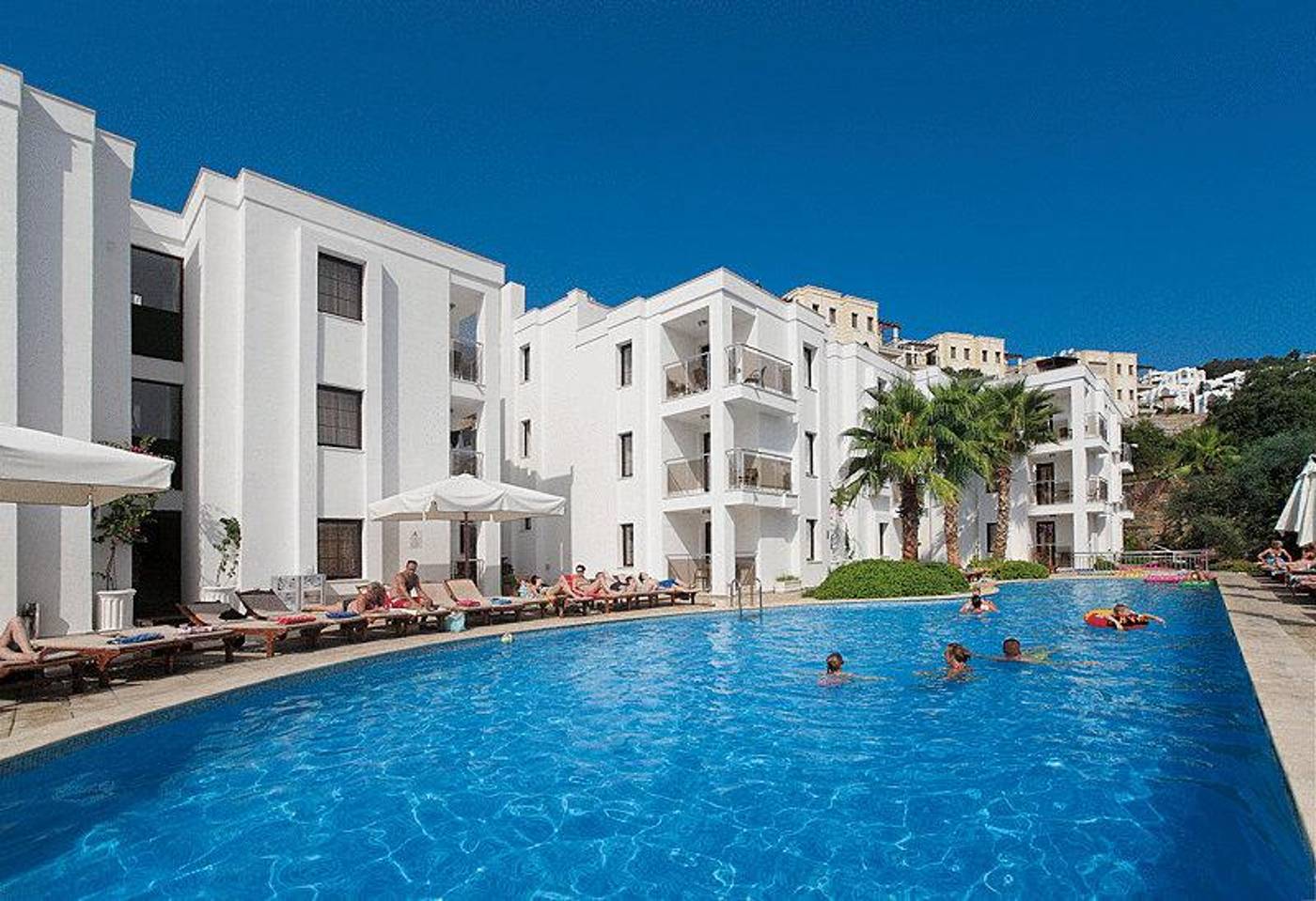Costa Queen Resort
