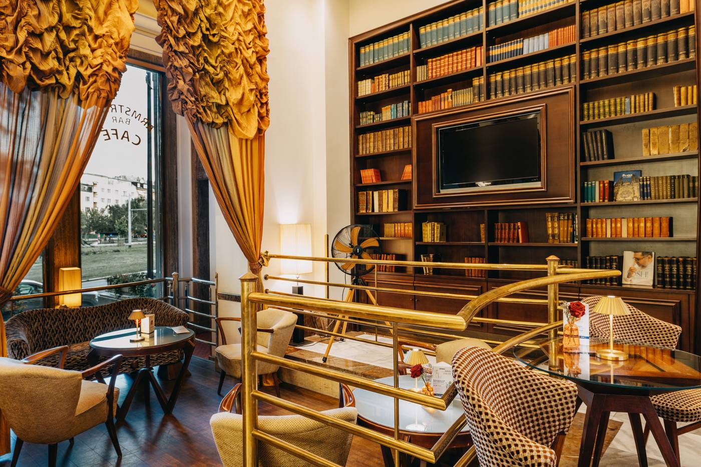 Grand-Hotel-International-Bar-7