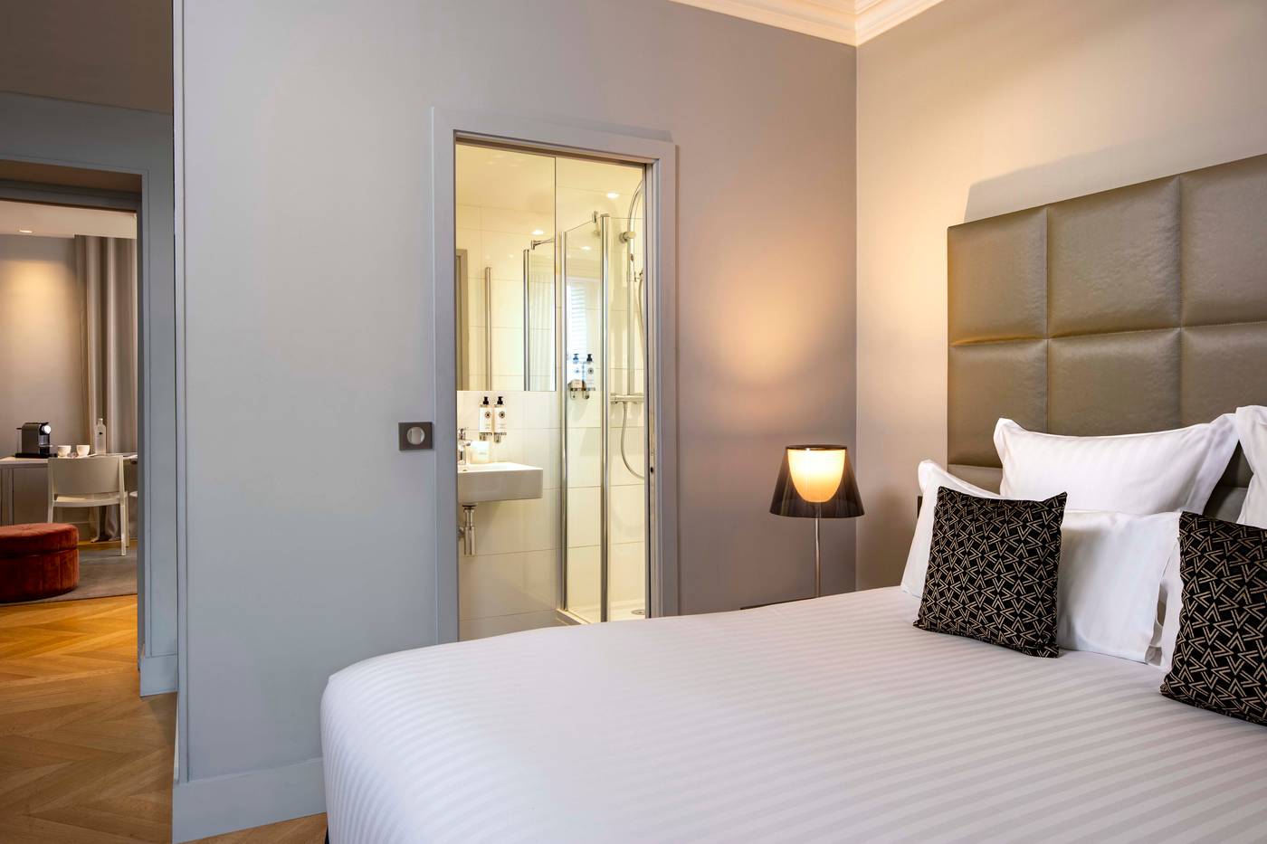 First-Hotel-Paris-Tour-Eiffel-Room-17