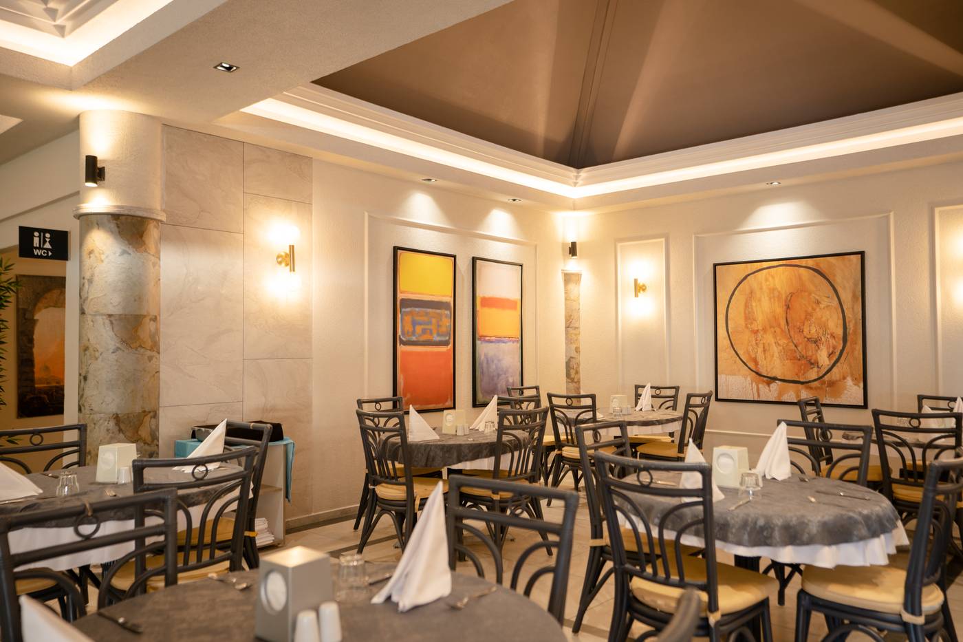 Grand-Blue-Sky-International-Restaurant-32