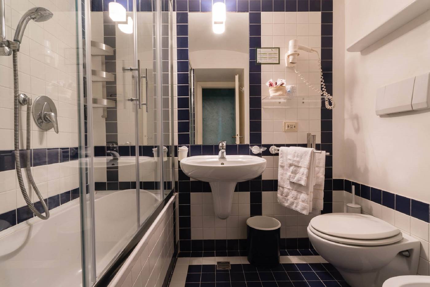 Locanda-Ai-Santi-Apostoli-Room-17