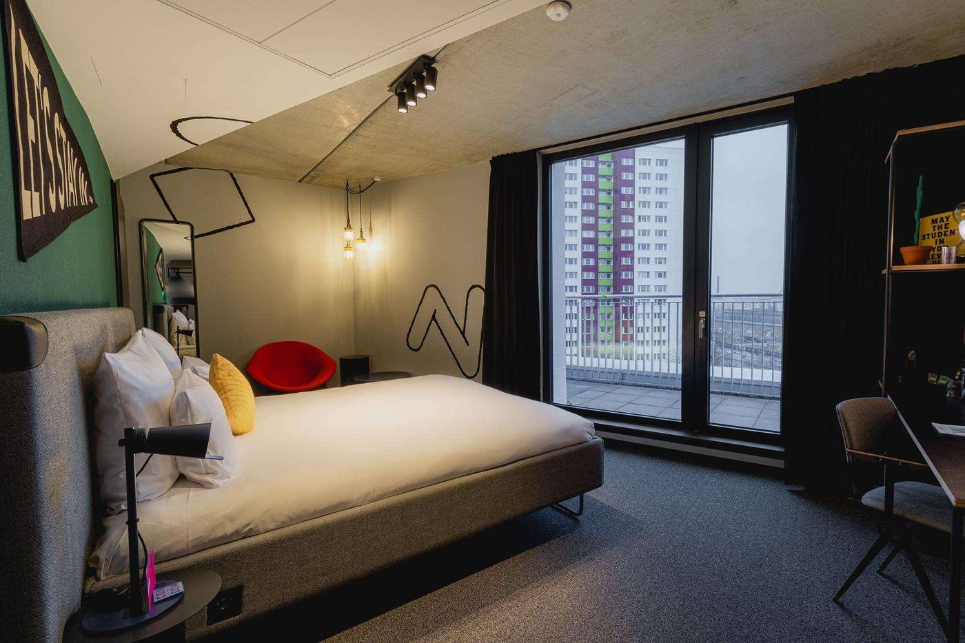 The-Social-Hub-Berlin-Room-15