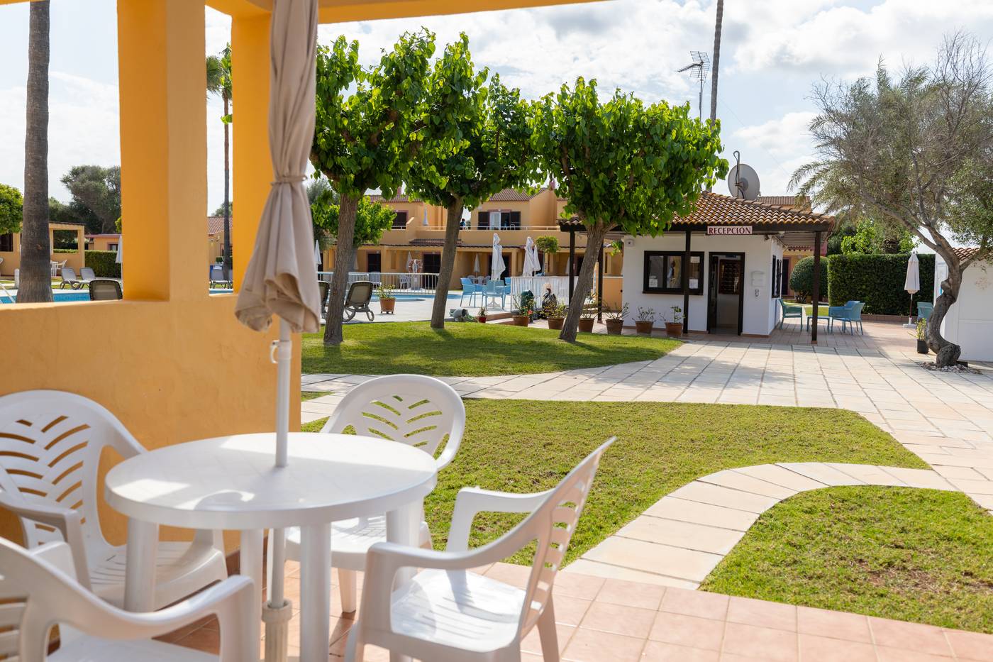 Ses-Anneres-Terrace-15