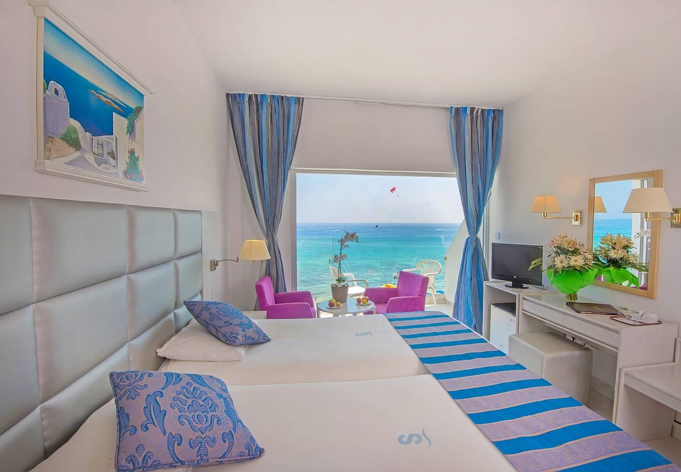 Silver-Sands-Beach-Hotel-Room-14