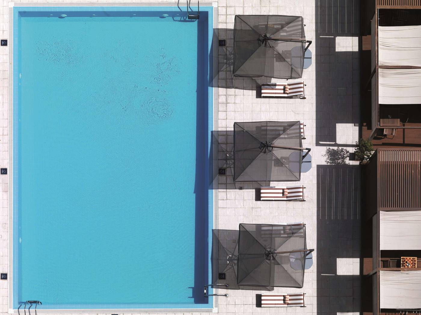 Radisson-Blu-Residence-Dubai-Marina-Pool-64