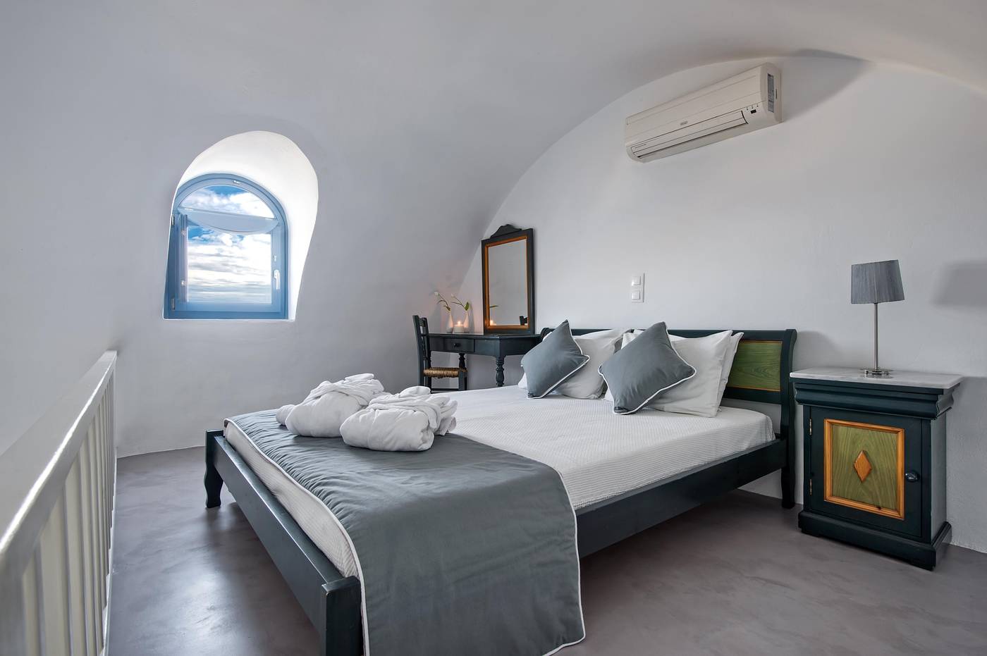 Apanemo-Hotel-Room-9