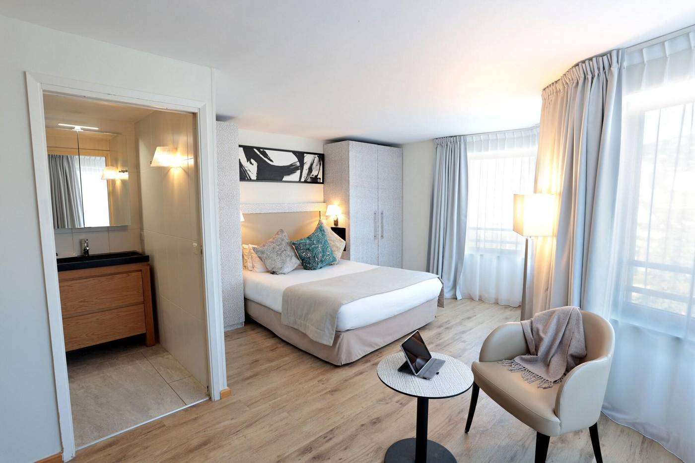 Eden-Hotel---Spa-Room-12