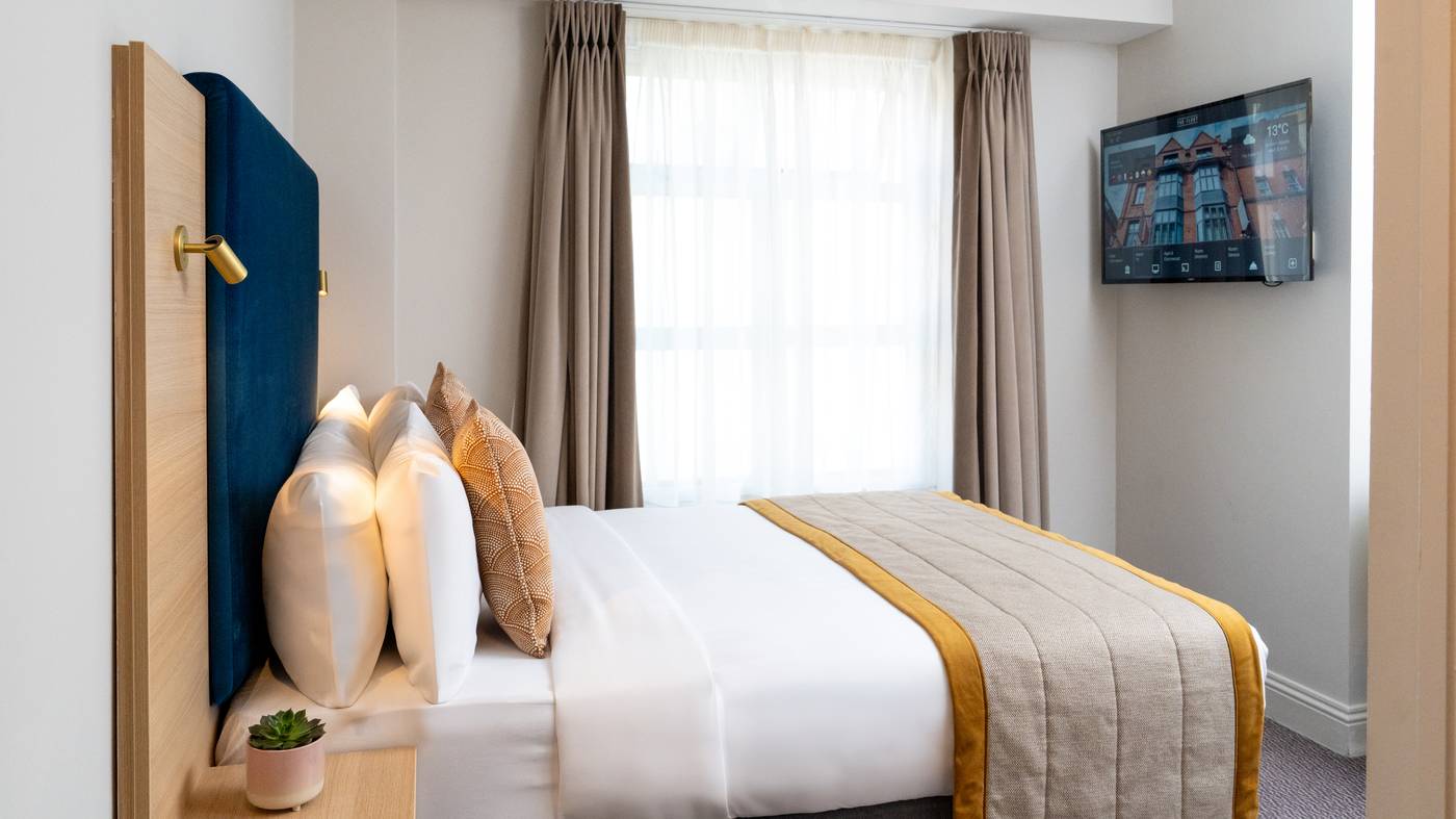 The-Fleet-Hotel-Room-21