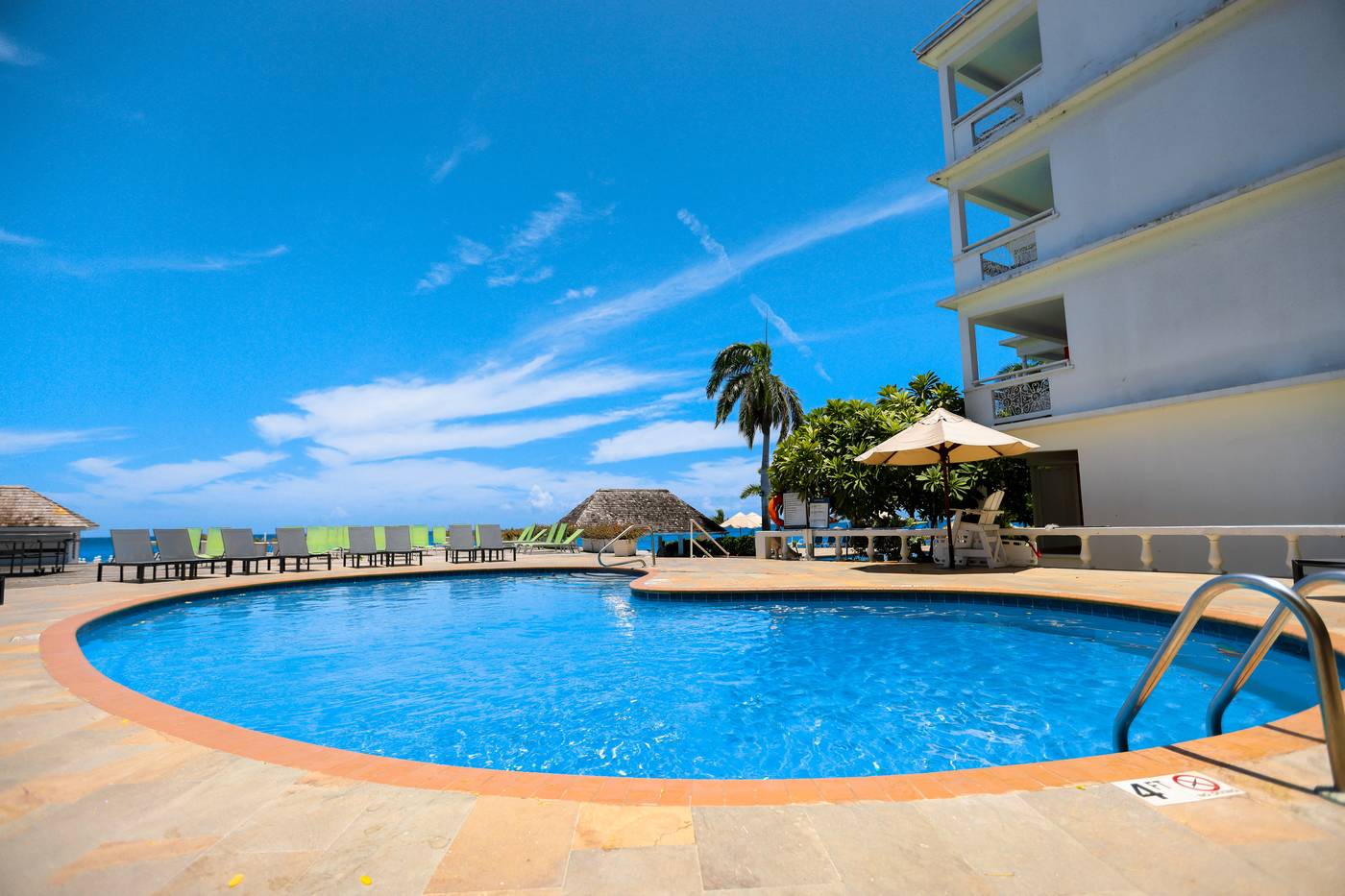 Grand-Decameron-Montego-Bay--A-Trademark-All-Inclusive-Pool-4