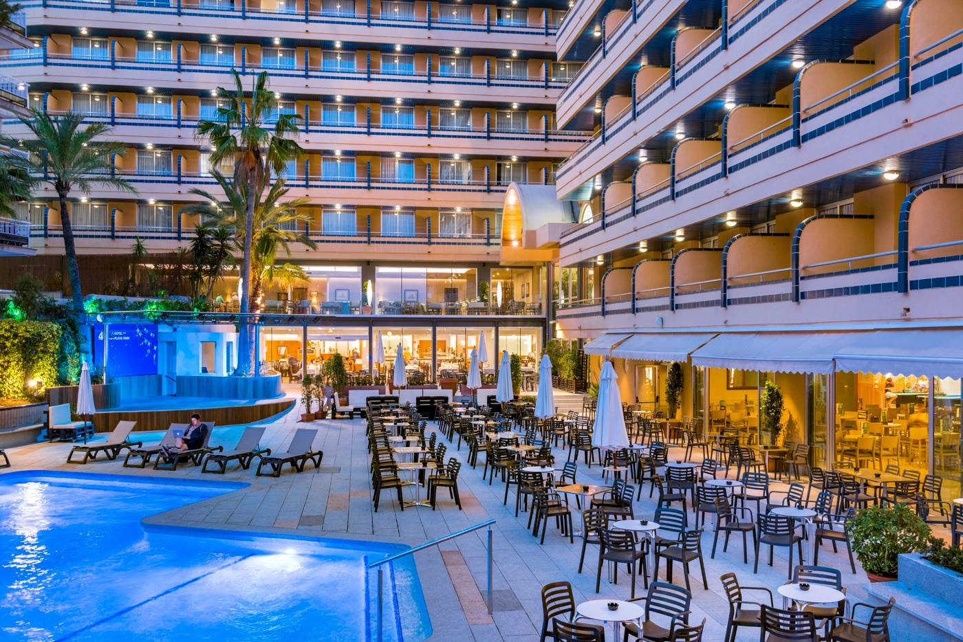 4R-Playa-Park-Pool-49