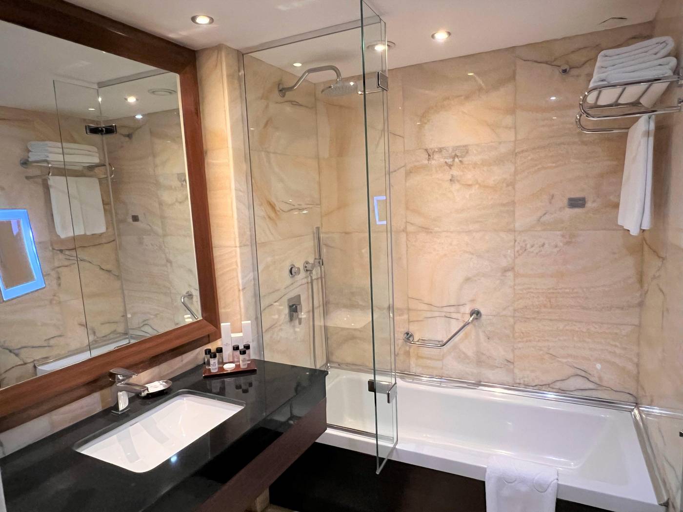 Crowne-Plaza-Harbiye-Room-41