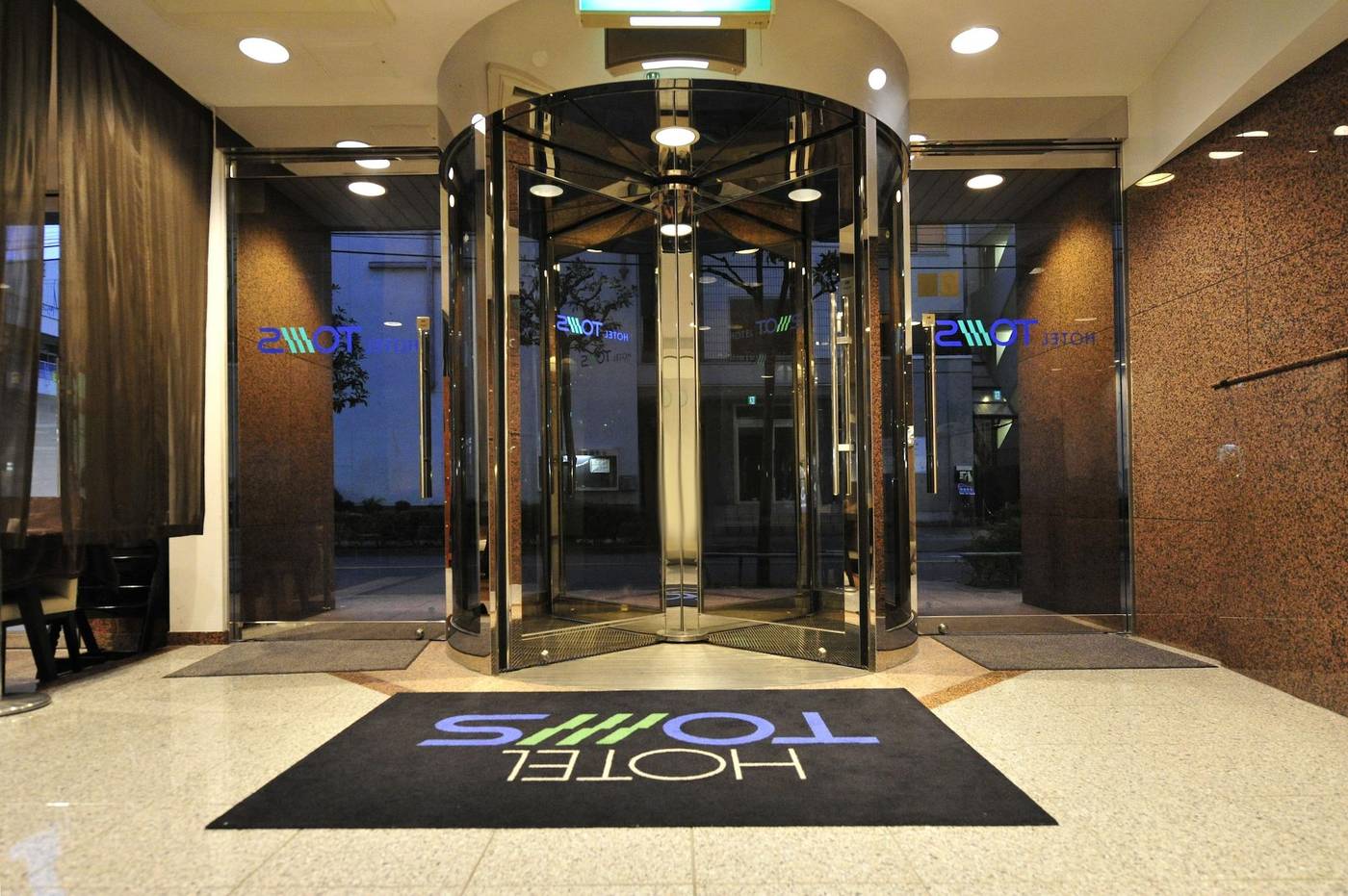 Hotel Toms-Japan-TOKYO-Lobby-8