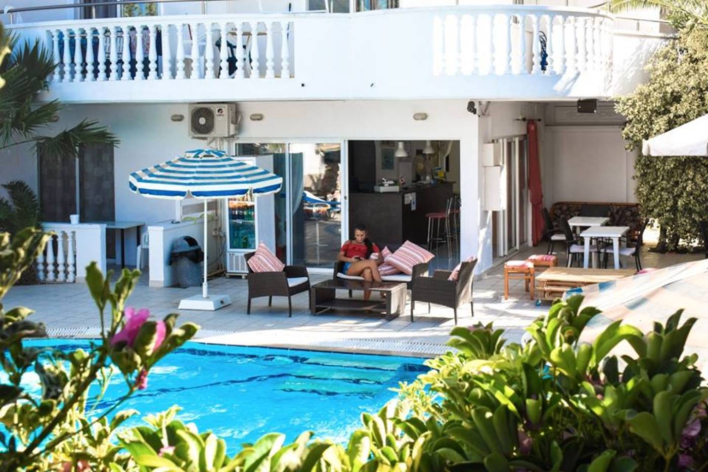 White-Palace-Studios-Pool-17