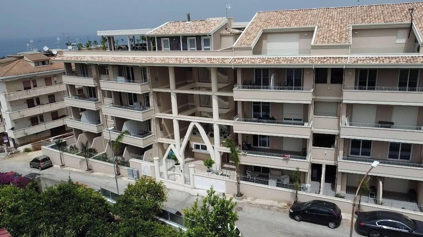 Middle Town Palace-Italy-Tropea-General view-8