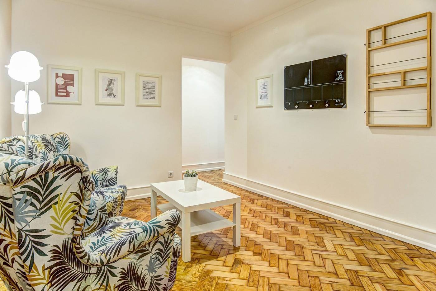 Home-Out-Rooms---Apartments-Room-83