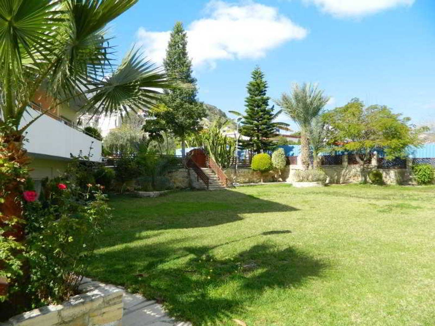 M--Moniatis-Hotel-Pool-5