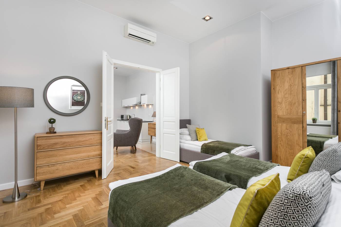 Venetian-House-Market-Square-Aparthotel-Room-5