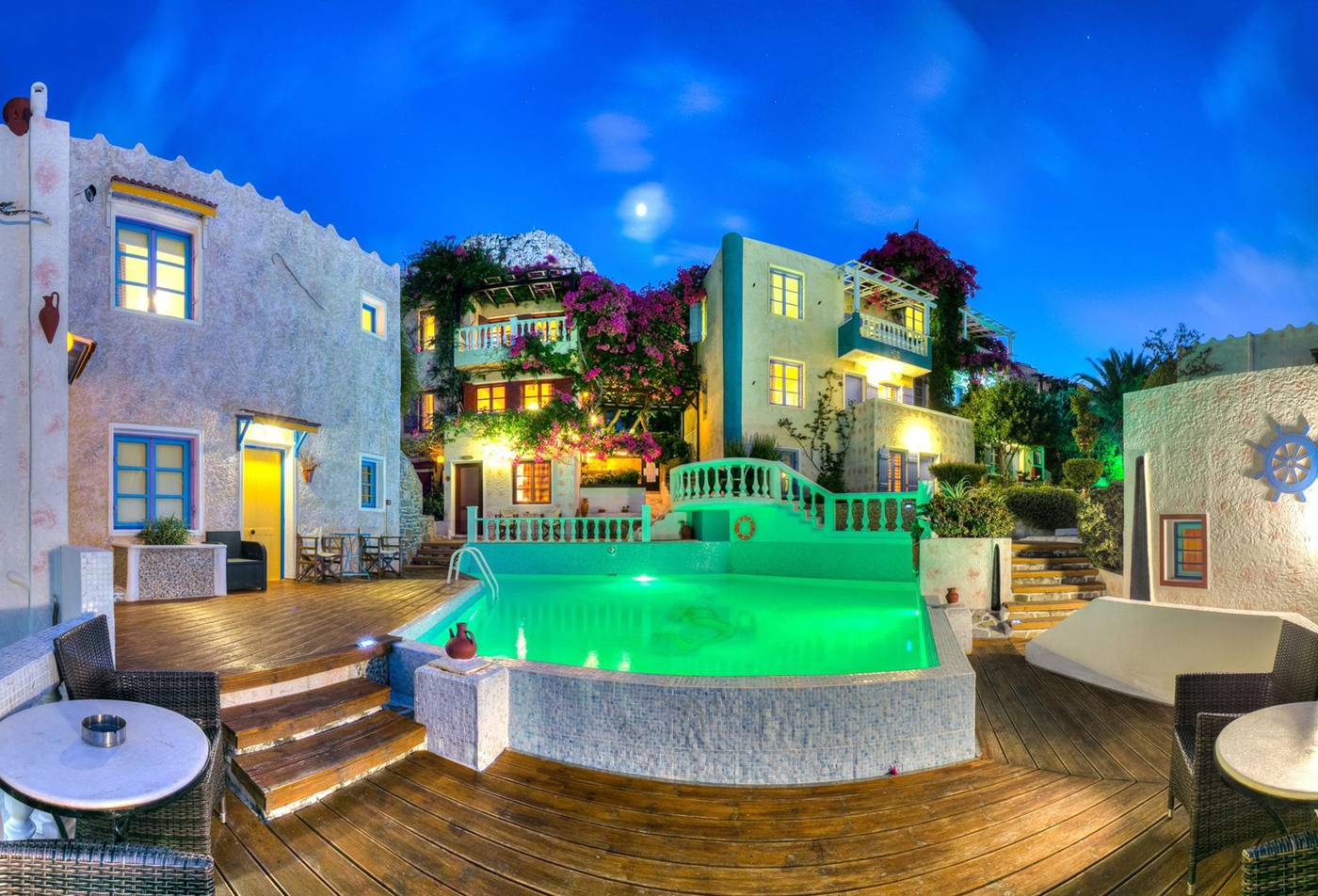 Korifi-Suites-Art-Hotel-Pool-5