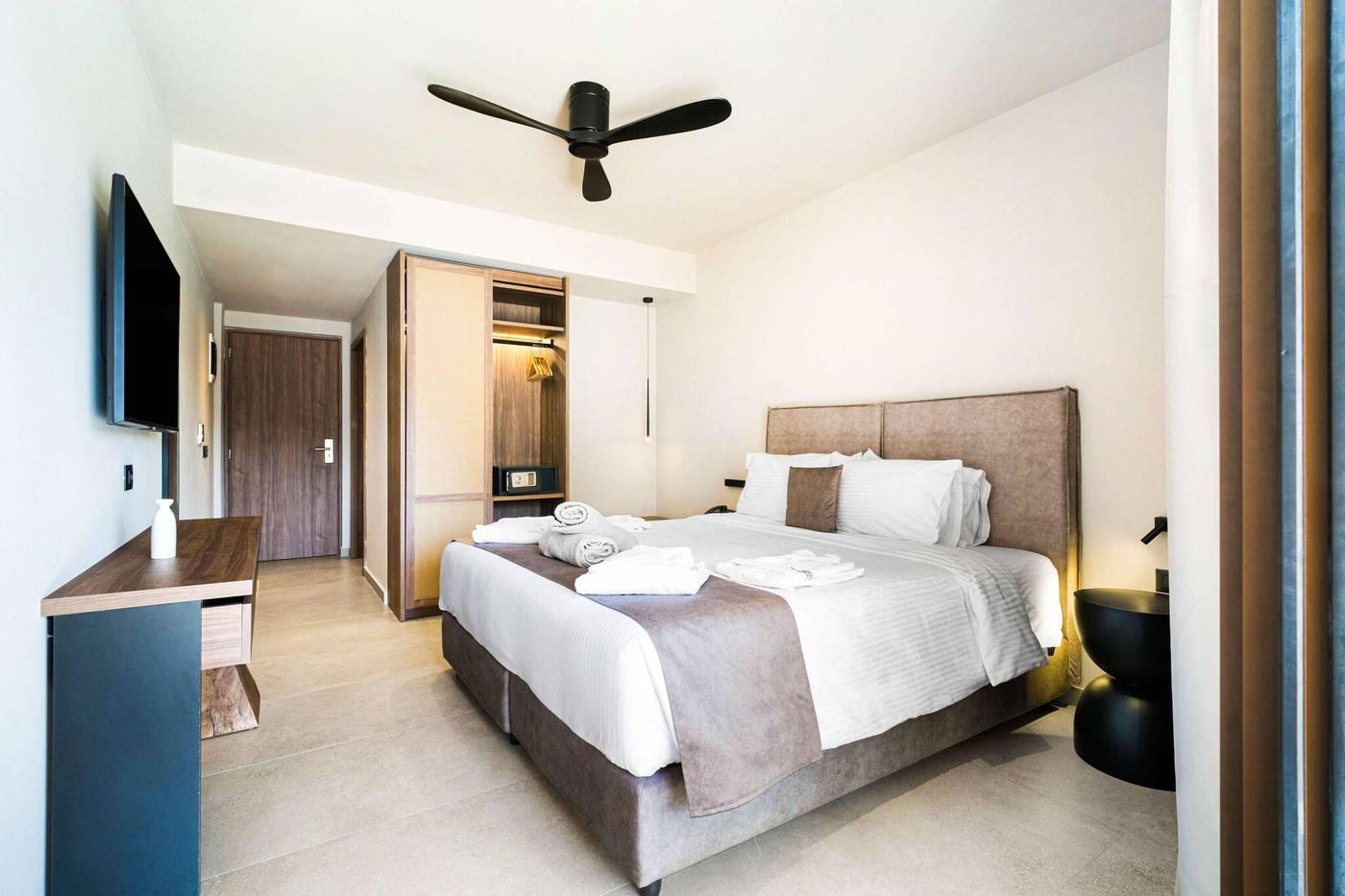 Eden-Rock-Room-25
