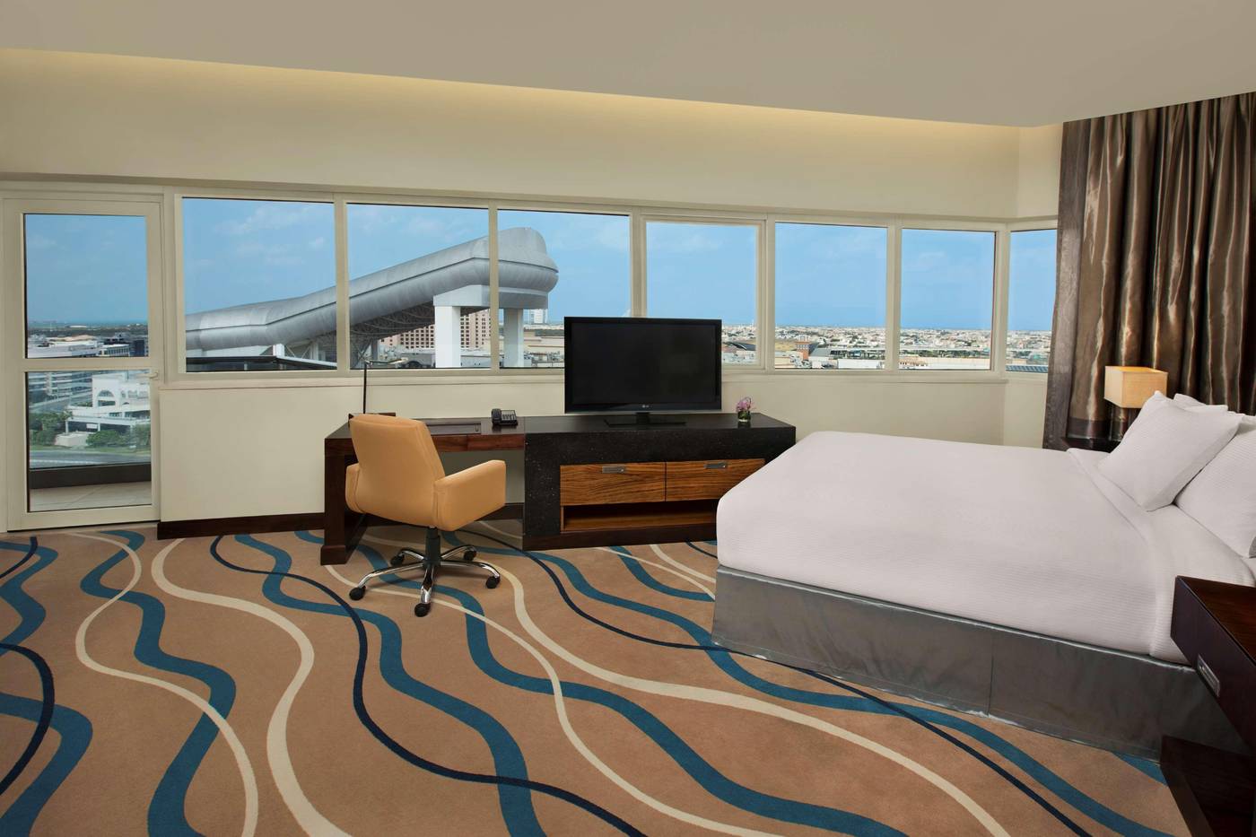 DoubleTree-by-Hilton-Hotel---Residences-Dubai-Room-6