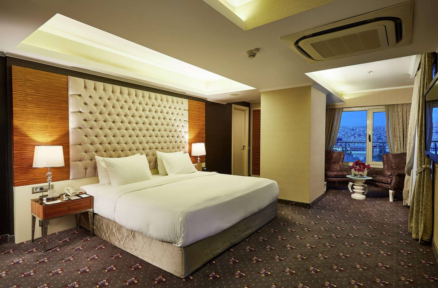 DoubleTree-By-Hilton-Izmir-Alsancak-Room-14