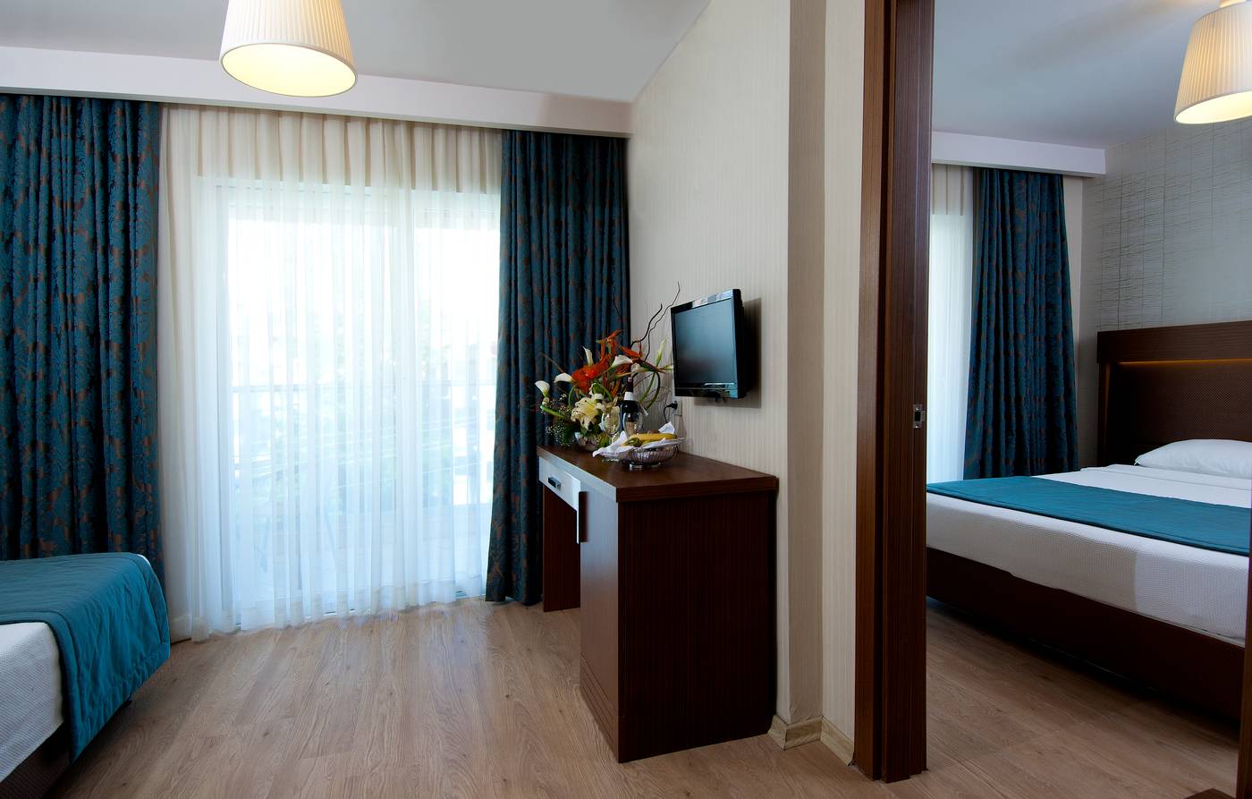 Supreme-Hotel-Room-14