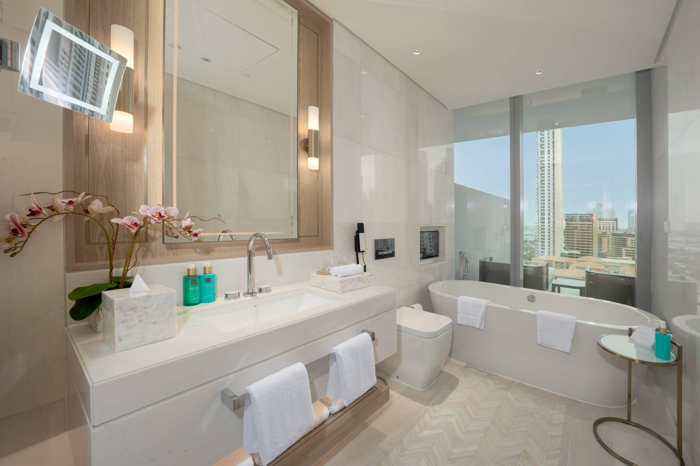 Five-Luxe-Hotel-Room-26