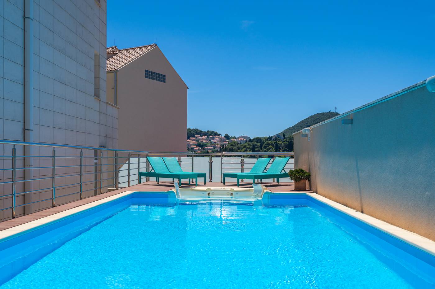 Berkeley-General-view-1