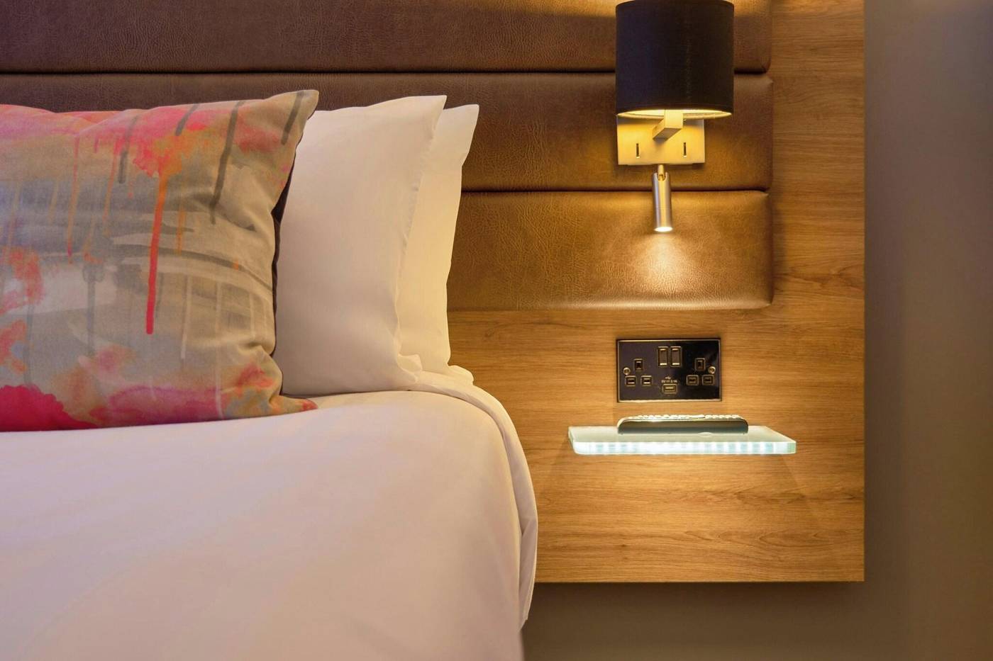 Moxy-Dublin-City-Room-39