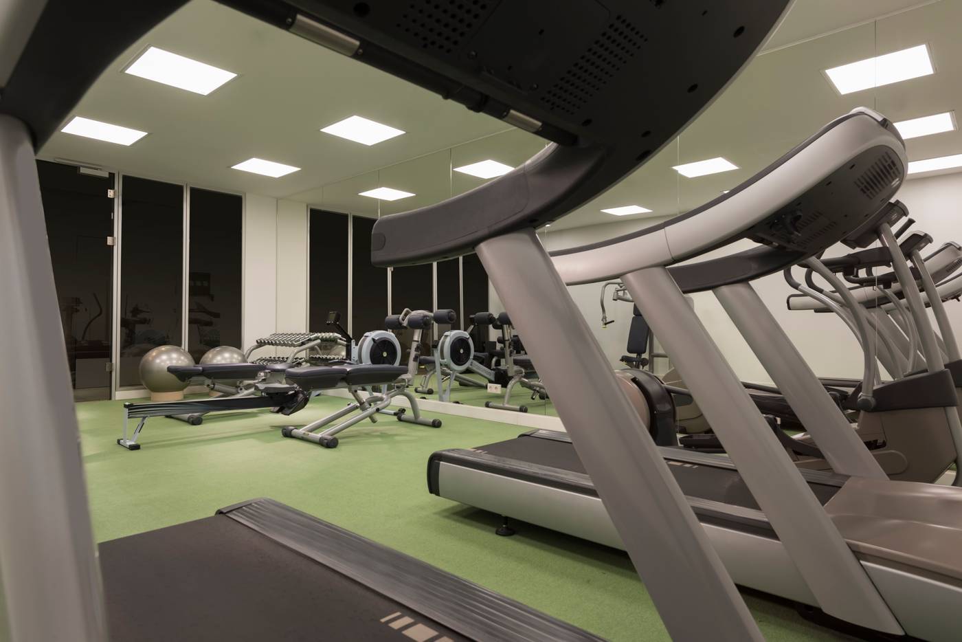 Adina-Apartment-Hackescher-Markt-Sports-and-Entertainment-54