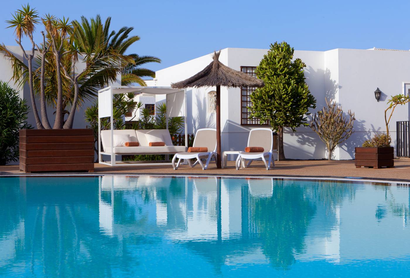 Apartamentos-LIVVO-Coloradamar-Pool-8