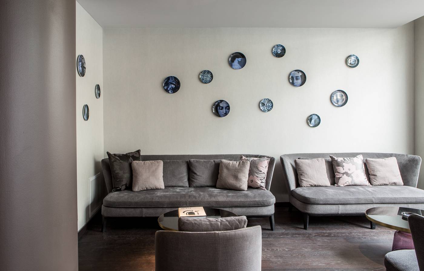 Le-Parisis-Hotel-Lobby-10