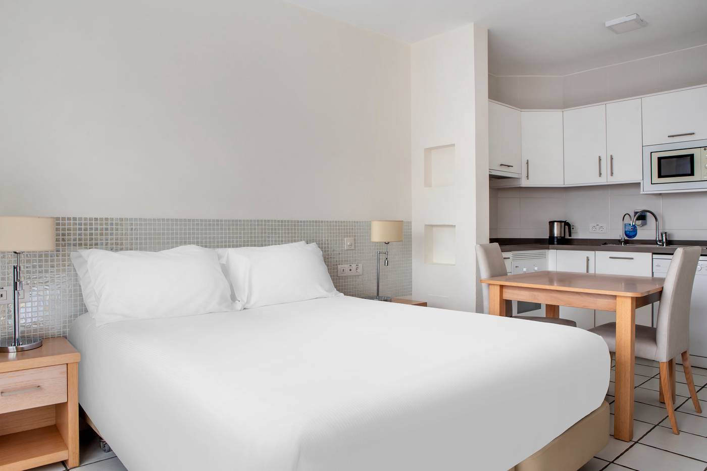 Santa-Barbara-Golf---Ocean-Club-Room-25