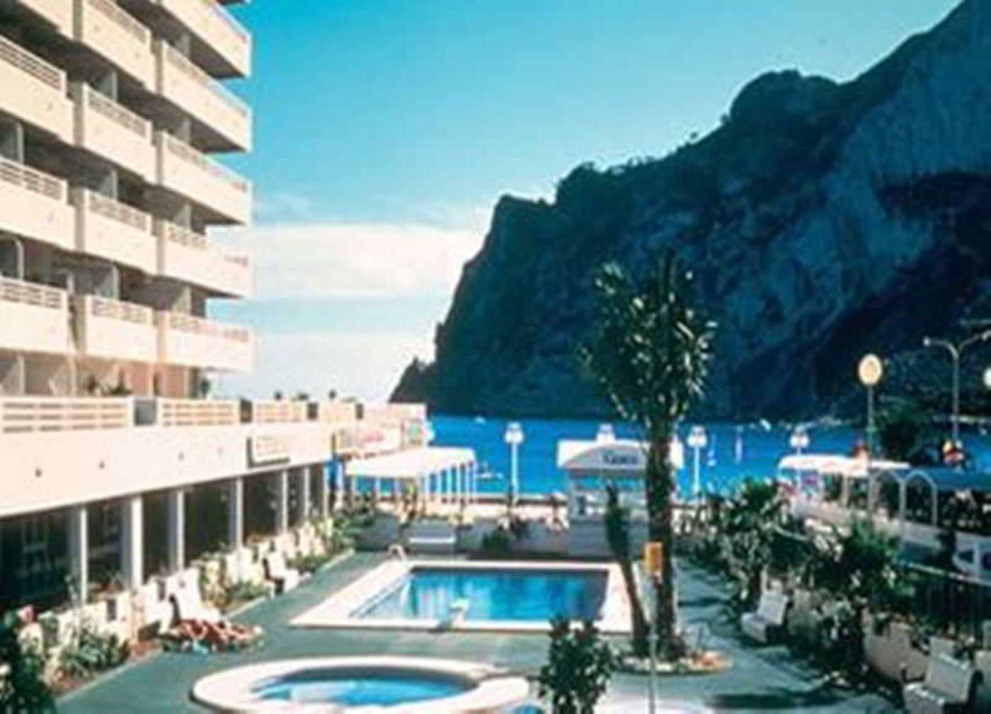 Esmeralda-Suites-Apartments-Pool-6