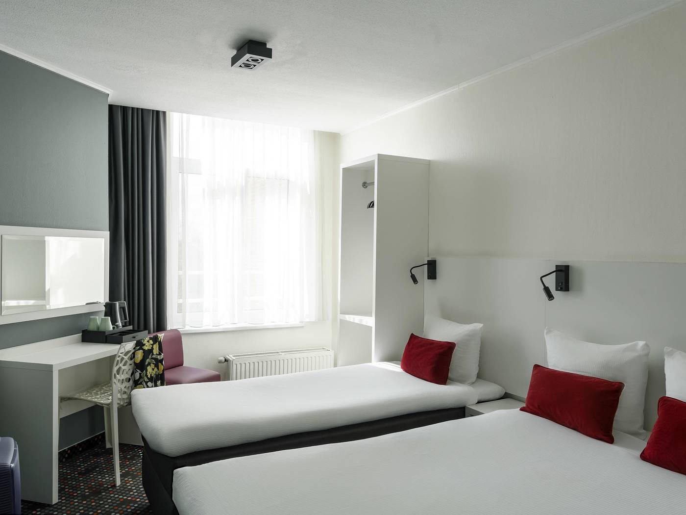 ibis-Styles-Amsterdam-City-Room-38