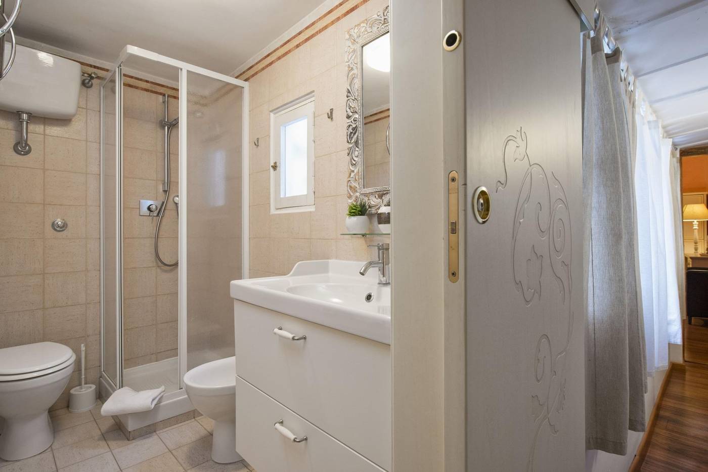 Navona-Tower-Relais-Room-28