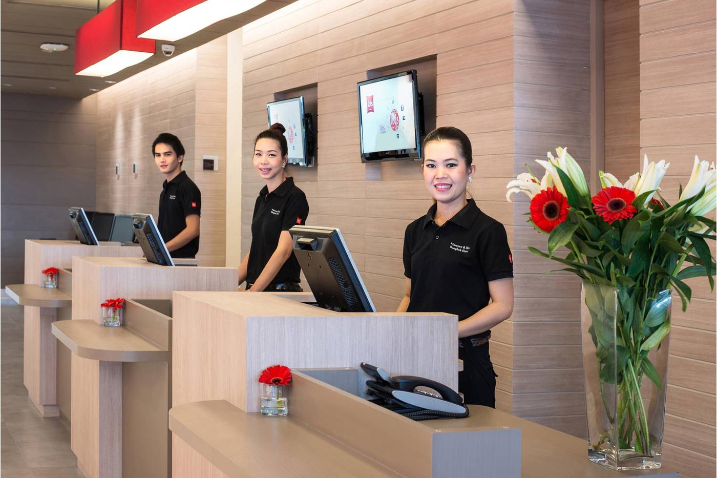 Mercure-Bangkok-Siam-Lobby-13