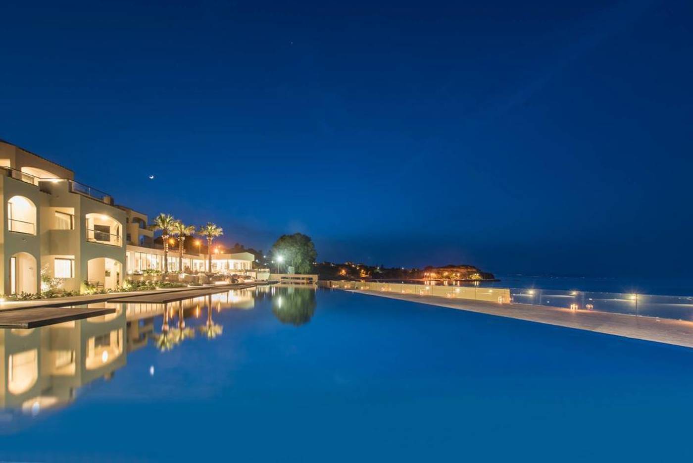Caravel-Zante-Pool-2